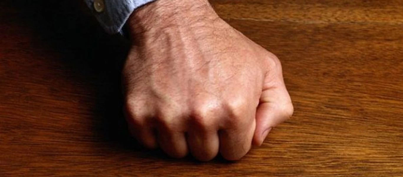 Αυτό το ξέρατε; - Γιατί χτυπάμε ξύλο;